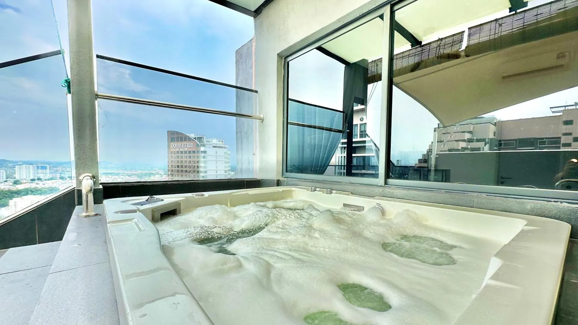 Mw Imperio Residence Private Jacuzzi Or Pool Villa With 16 Unit Designs Malacca Malaysia