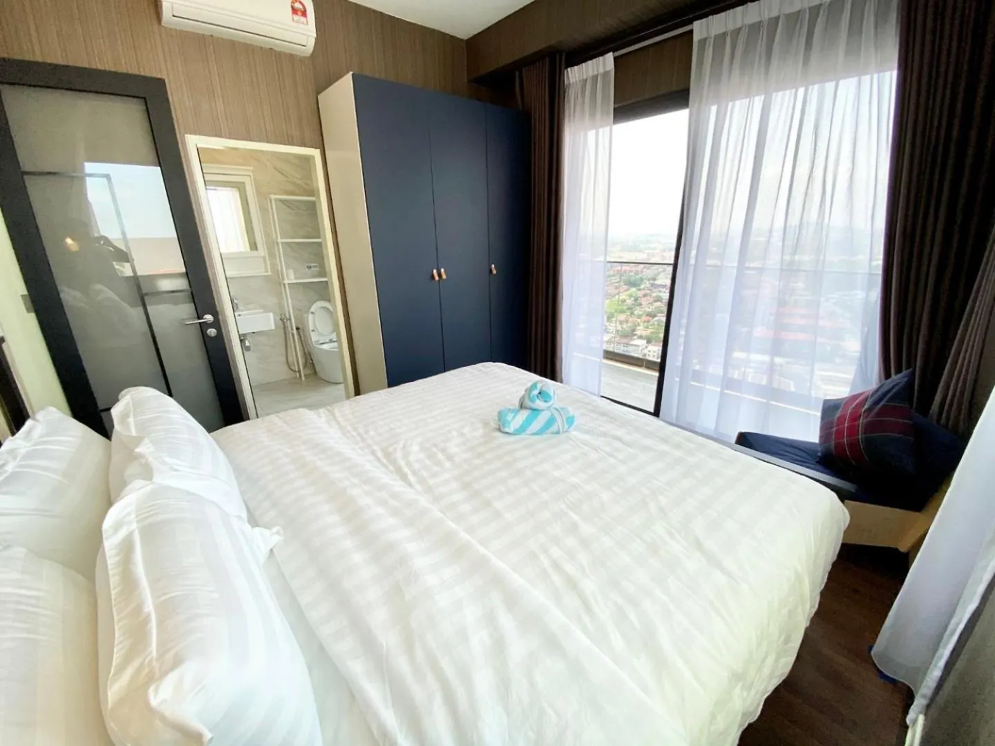Mw Imperio Residence Private Jacuzzi Or Pool Villa With 16 Unit Designs Malacca 0*,